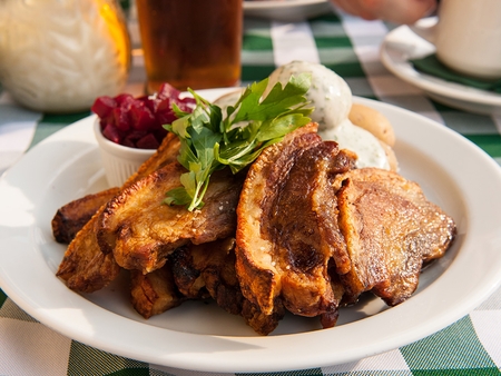 Torsdagsflæsk på Hotel Falken